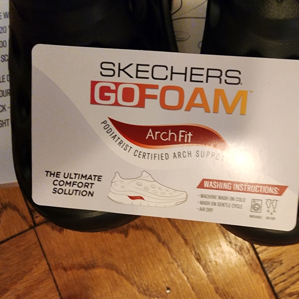 NWT Sketchers BLACK GoFoams - Picture 6 of 8